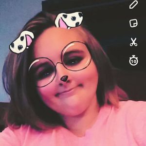 Meet your Posher, Caitlin